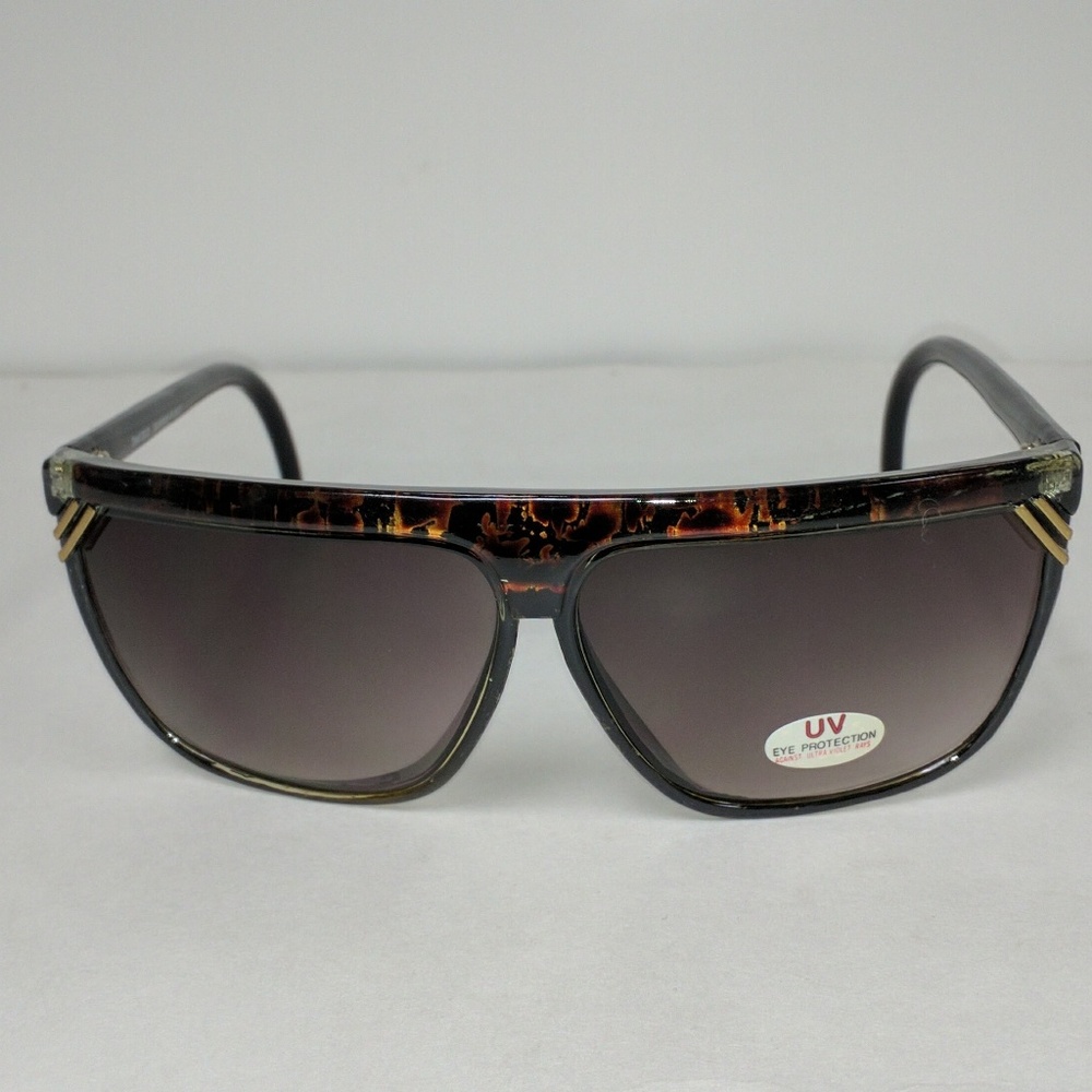 NWT True Vintage 90's Lady Fashion Sunglasses w/top bar design & gradient lens